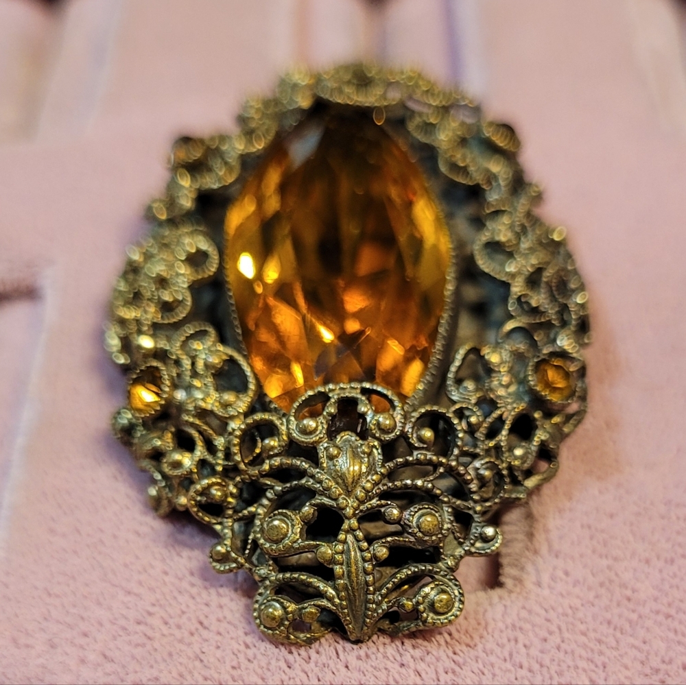 Vintage Gold Filigree Brooch w/ Amber-Coloured Stone